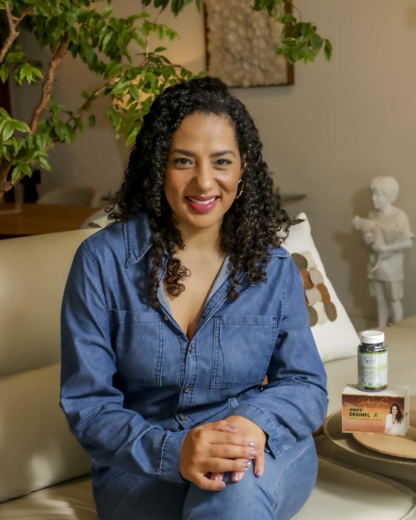 Dra. Déborah Virtuoso, farmacêutica especialista em saúde integrativa, na Renascer Clinic